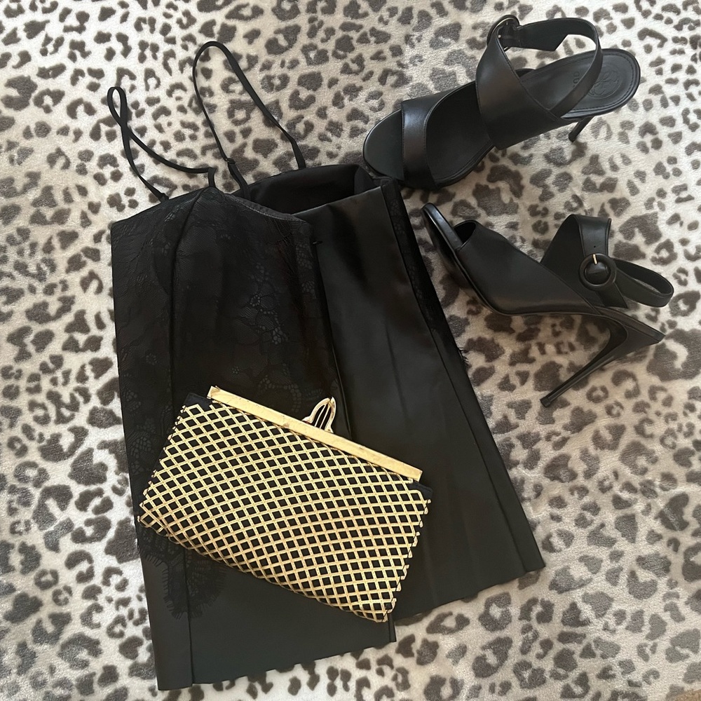 BLACK GUESS HEELS 9.5 M - Picture 11 of 11
